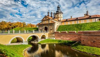 https://trips-photo.sletat.ru/Tours/c2741950-7a0b-40f3-a7c4-c3381841f691.jpg