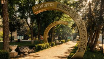 https://trips-photo.sletat.ru/Tours/df8eaf84-0be3-47a5-bbda-001a66a47029.jpg